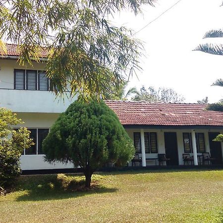 4 Seasons Guesthouse Хиккадува Экстерьер фото