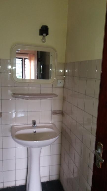 4 Seasons Guesthouse Хиккадува Экстерьер фото