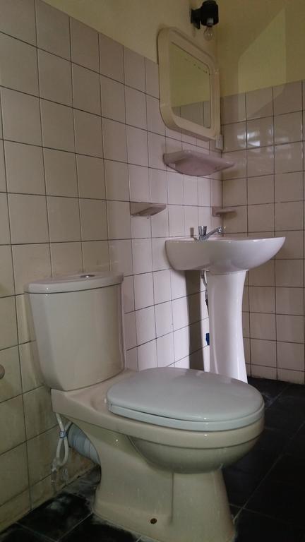 4 Seasons Guesthouse Хиккадува Экстерьер фото