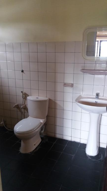 4 Seasons Guesthouse Хиккадува Экстерьер фото